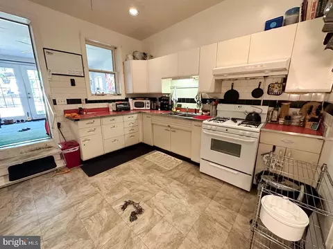 3851 Falls Rd, Baltimore, MD 21211 photo 12
