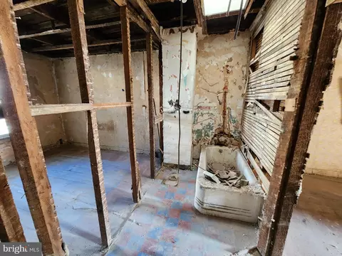608 N Glover St, Baltimore, MD 21205 photo 9