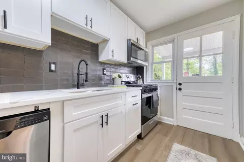 4353 Eldone Rd, Baltimore, MD 21229 photo 8