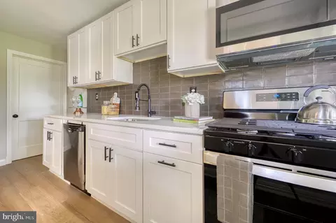 4353 Eldone Rd, Baltimore, MD 21229 photo 9