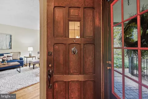 201 Ridgemede Rd, Baltimore, MD 21210 photo 6