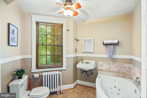 201 Ridgemede Rd, Baltimore, MD 21210 photo 32