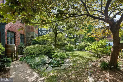 201 Ridgemede Rd, Baltimore, MD 21210 photo 2