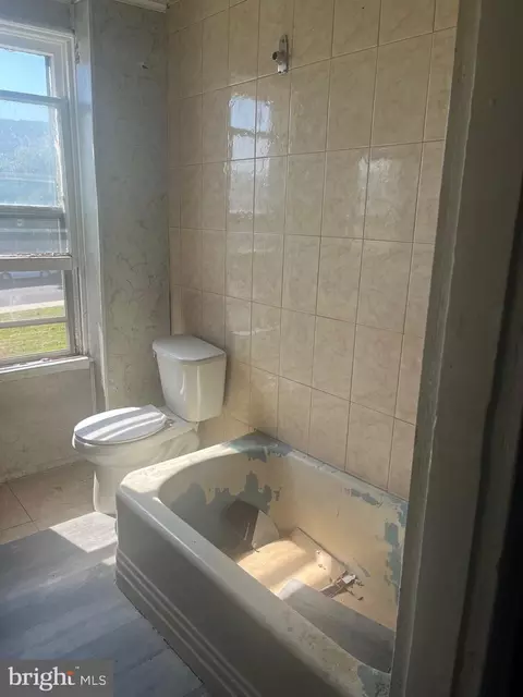 2000 Division St, Baltimore, MD 21217 photo 8