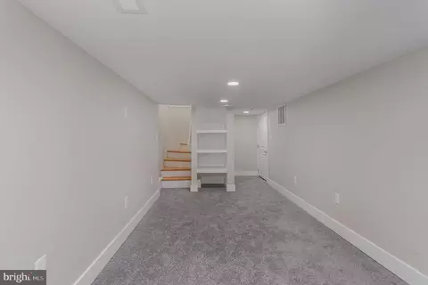 Entry Way - 731 Saint Johns Rd, Baltimore, MD 21210 photo 6 of 9