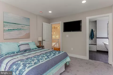 Bedroom - 731 Saint Johns Rd, Baltimore, MD 21210 photo 2 of 2