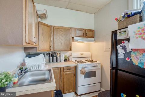 301 E 33rd St, Baltimore, MD 21218 photo 5