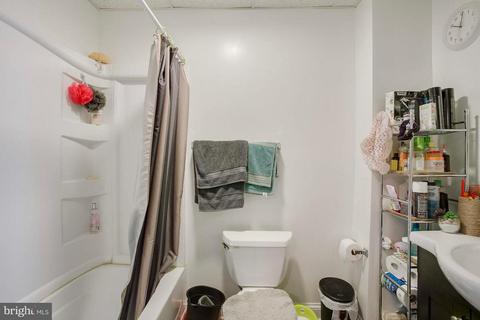 301 E 33rd St, Baltimore, MD 21218 photo 9