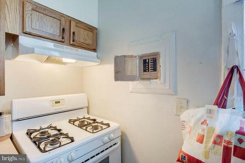 301 E 33rd St, Baltimore, MD 21218 photo 11