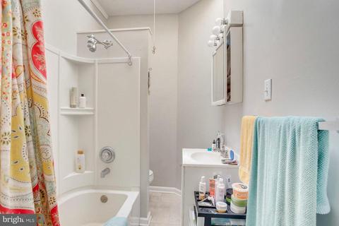301 E 33rd St, Baltimore, MD 21218 photo 18