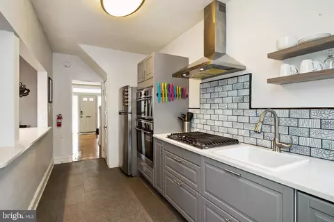 810 E 33rd St E, Baltimore, MD 21218 photo 7