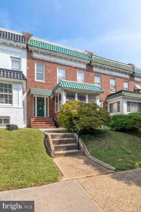 810 E 33rd St E, Baltimore, MD 21218