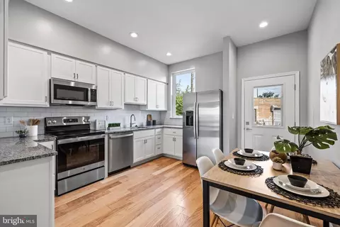 410 E Biddle St, Baltimore, MD 21202 photo 8