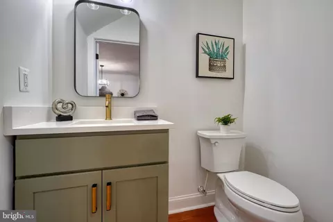 1128 Hull St, Baltimore, MD 21230 photo 42