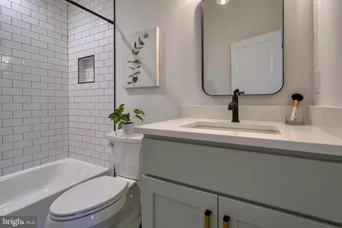 1128 Hull St, Baltimore, MD 21230 photo 76