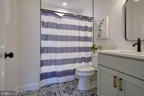 1128 Hull St, Baltimore, MD 21230 photo 74