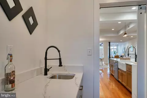 1128 Hull St, Baltimore, MD 21230 photo 36