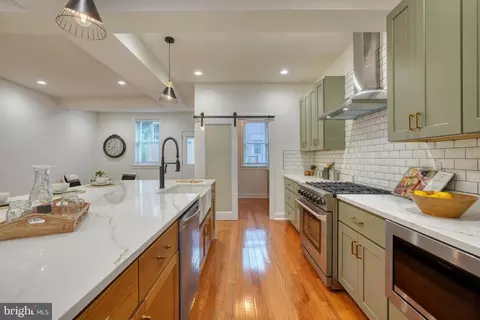 1128 Hull St, Baltimore, MD 21230 photo 29