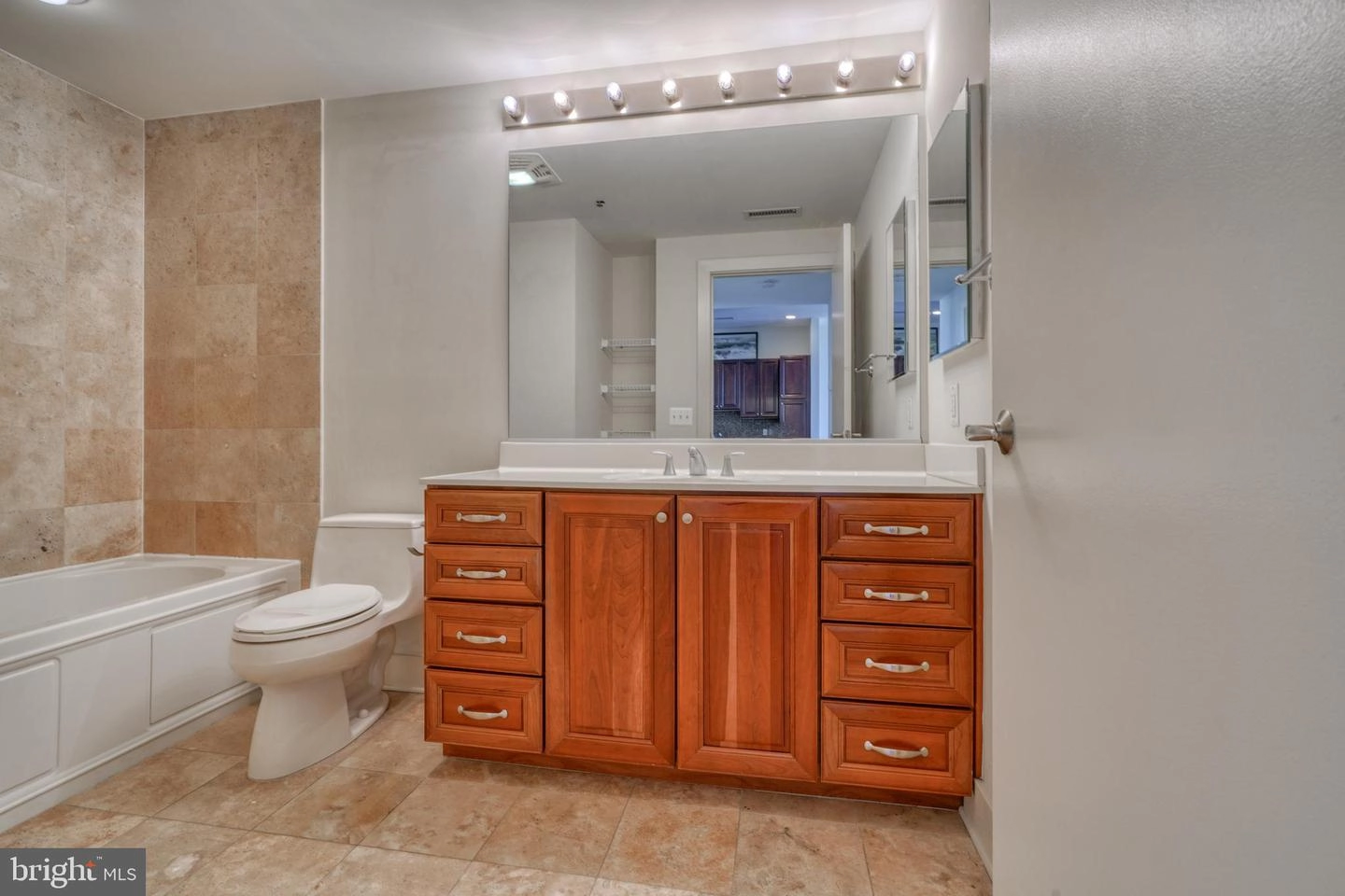 2772 Lighthouse Pt E #405, Baltimore, MD 21224 photo 12