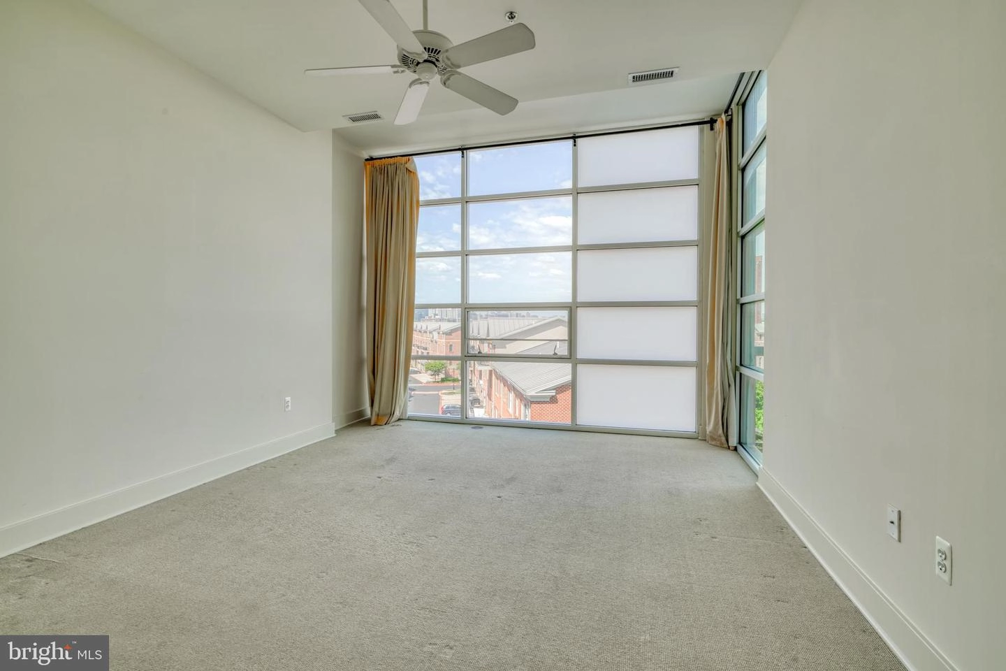 2772 Lighthouse Pt E #405, Baltimore, MD 21224 photo 9