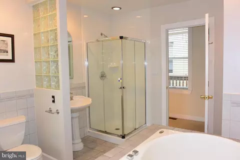1 E Ostend St, Baltimore, MD 21230 photo 8