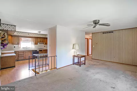3677 Hineline Rd, Baltimore, MD 21229 photo 7