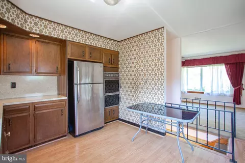 3677 Hineline Rd, Baltimore, MD 21229 photo 9