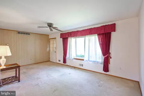 3677 Hineline Rd, Baltimore, MD 21229 photo 5