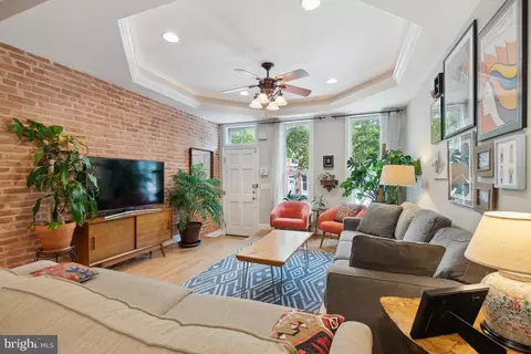 230 N Milton Ave, Baltimore, MD 21224