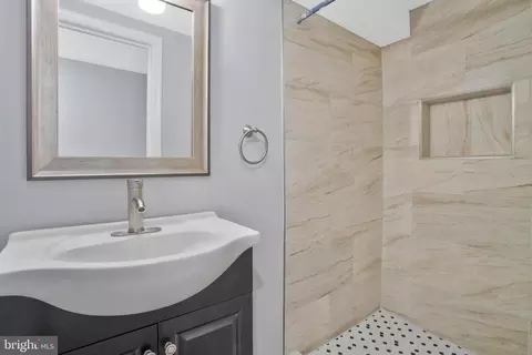 Bath - 308 N Monastery Ave, Baltimore, MD 21229 photo 7 of 7
