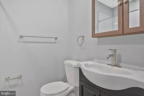 Bath - 308 N Monastery Ave, Baltimore, MD 21229 photo 5 of 7