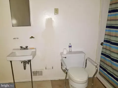 1023 E Biddle St, Baltimore, MD 21202 photo 7