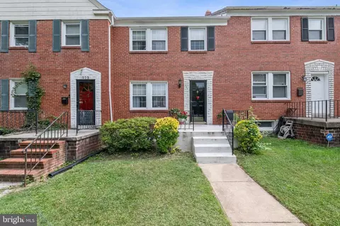 921 E Lake Ave, Baltimore, MD 21212 photo 2