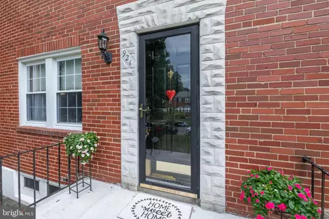 921 E Lake Ave, Baltimore, MD 21212 photo 3