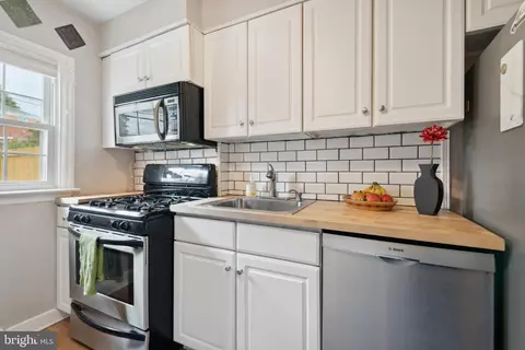 921 E Lake Ave, Baltimore, MD 21212 photo 12