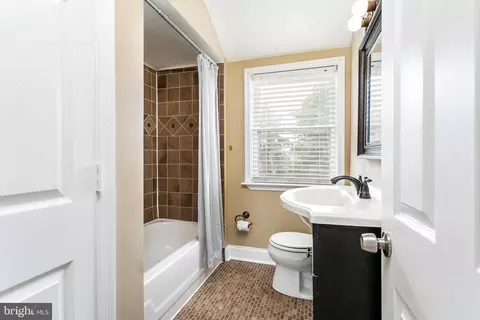 1310 Crofton Rd, Baltimore, MD 21239 photo 9