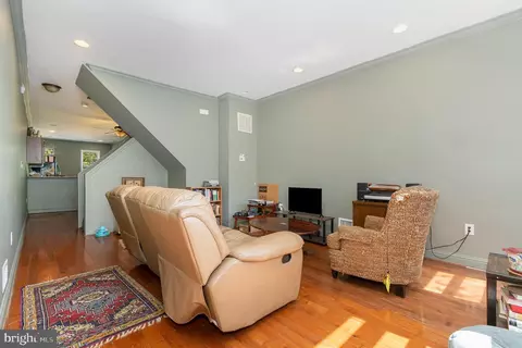 422 E Lorraine Ave, Baltimore, MD 21218 photo 3
