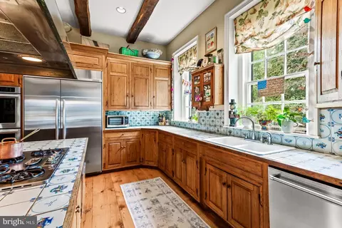 300 Somerset Rd, Baltimore, MD 21210 photo 15