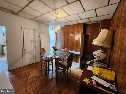 919 Appleton St, Baltimore, MD 21217 photo 3