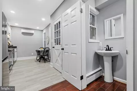 1709 Lancaster St, Baltimore, MD 21231 photo 9