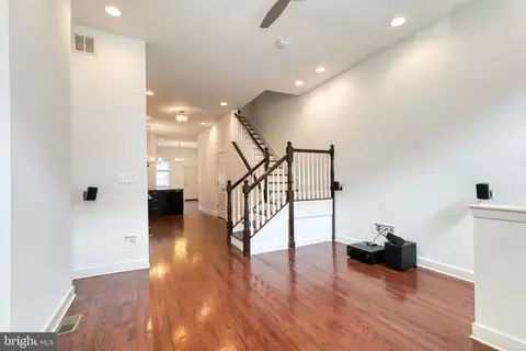 324 E Lafayette Ave, Baltimore, MD 21202 photo 3