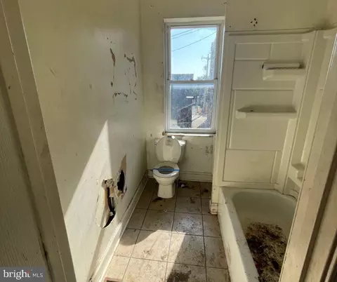 331 S Mount St, Baltimore, MD 21223 photo 7