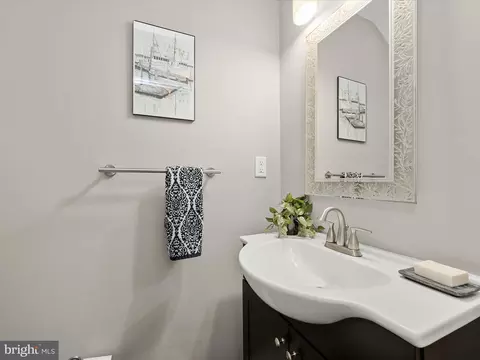 2421 Fleet St, Baltimore, MD 21224 photo 14