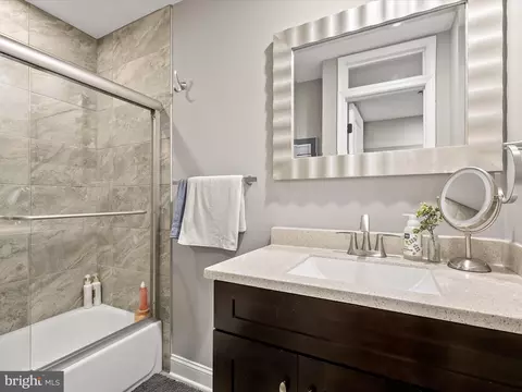 2421 Fleet St, Baltimore, MD 21224 photo 25