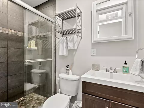 2421 Fleet St, Baltimore, MD 21224 photo 22