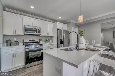 1300 Crofton Rd, Baltimore, MD 21239 photo 14