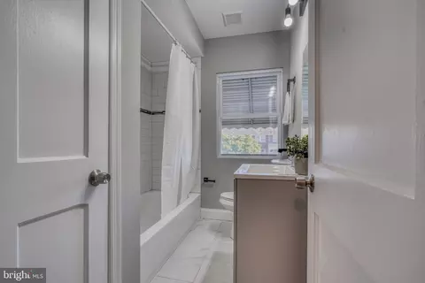 1300 Crofton Rd, Baltimore, MD 21239 photo 31