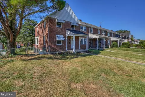 1300 Crofton Rd, Baltimore, MD 21239 photo 4