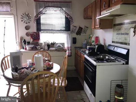 2642 E Oliver St, Baltimore, MD 21213 photo 4