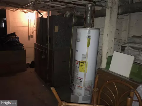 2642 E Oliver St, Baltimore, MD 21213 photo 5